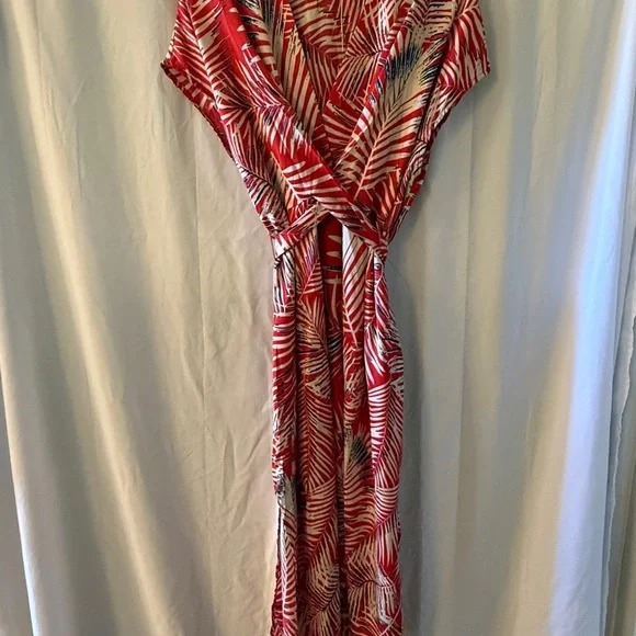 Cupshe Tropical Red and White Maxi Dress - Picture 3 of 11